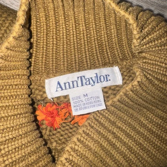 Ann Taylor‎ Olive Floral Embroidered Turtleneck Sweater - Picture 4 of 7